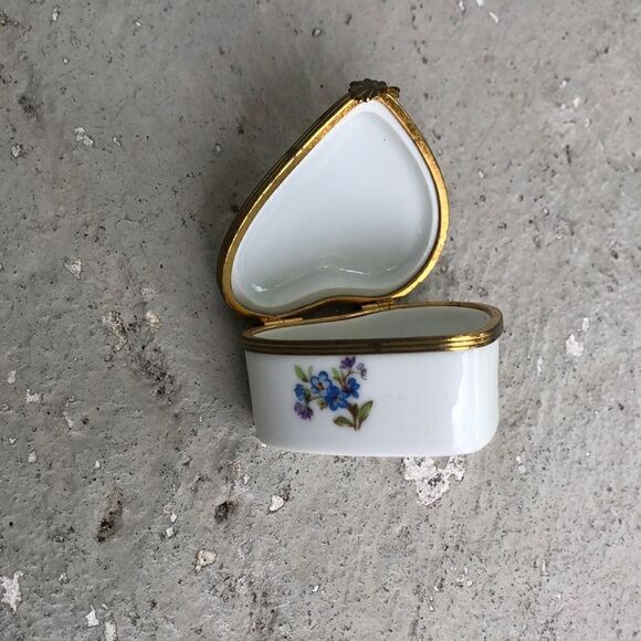 Limoges trinket box - Picture 2 of 6